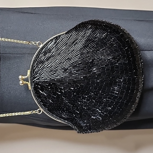 La Regale Handbags - La Regale Ltd. beaded evening/cocktail purse in black and gold tones; vintage, 7